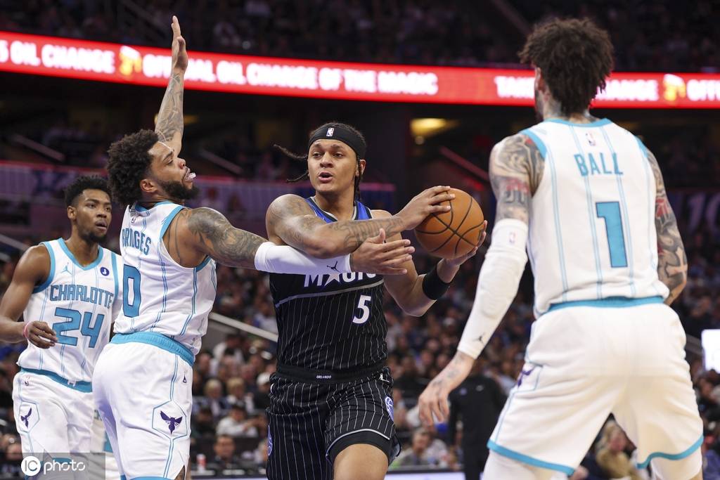 鲍尔16+6+7班凯罗23+7 黄蜂大胜魔术