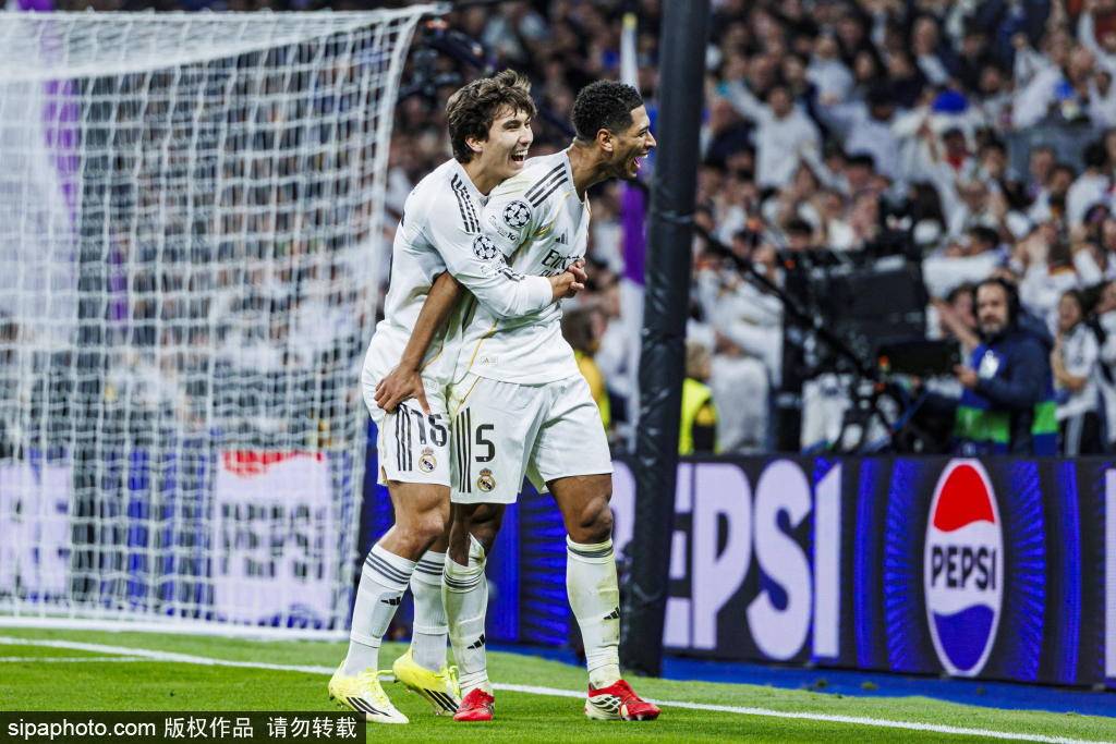 姆巴佩在社交媒体上的强烈信息以及维尼修斯的回应